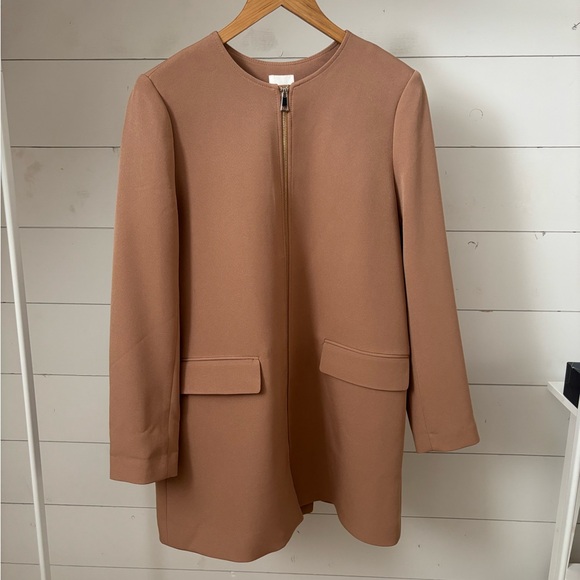H&M Jackets & Blazers - ✨ H&M Camel Zip Coat – Size M – NWT (New With Tags) ✨